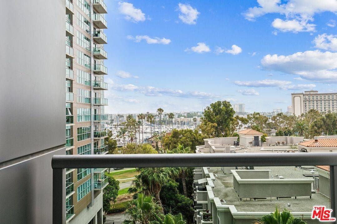 13700 Marina Pointe Dr 1BR Marina Del Rey La
