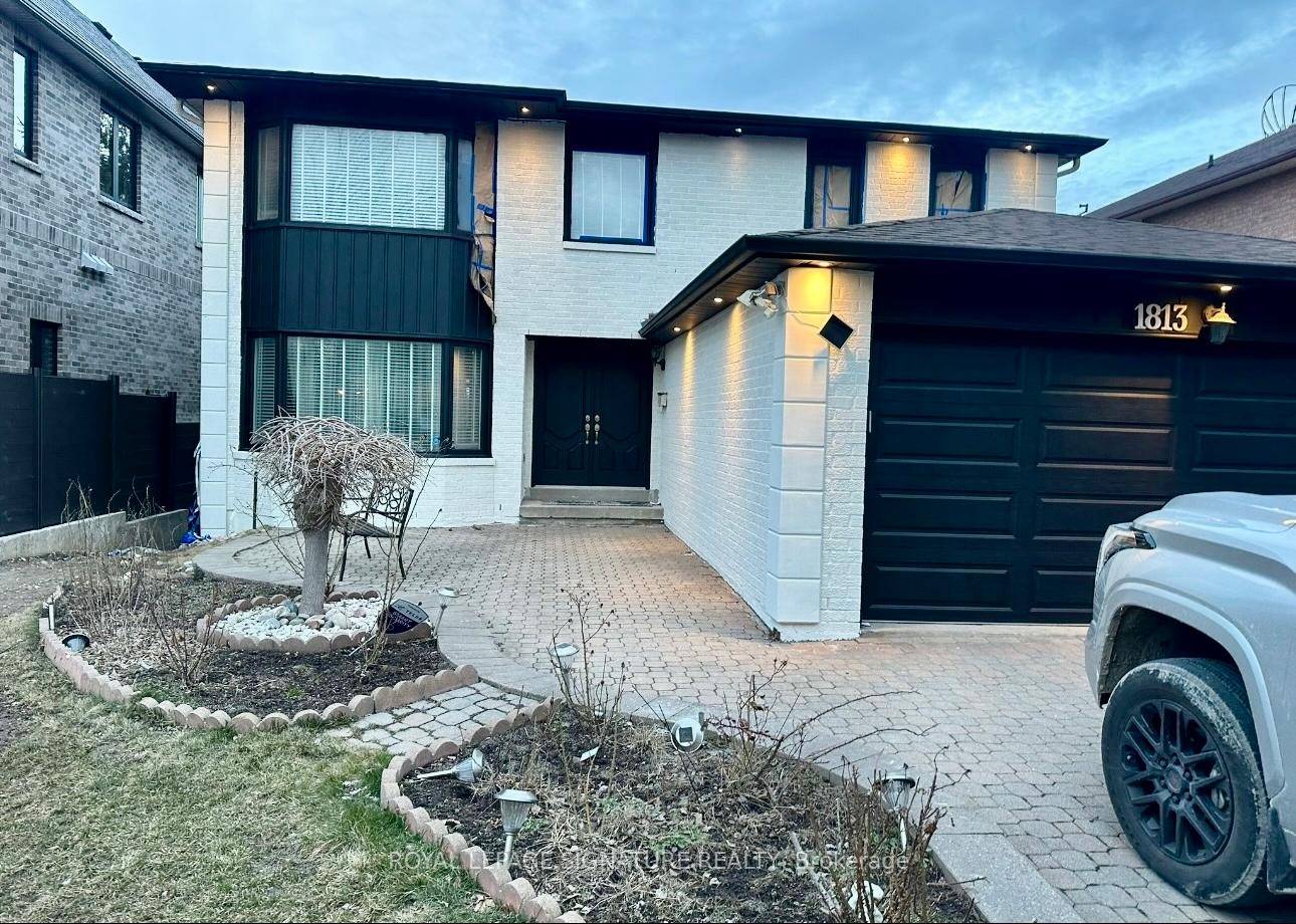 renovated large 4 bedroom 4 full bathroom house with many upgrades located in one of the best part of Pickering in the area of multi million dollar homes, very high ...