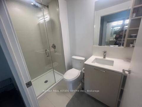 Live in the heart of Liberty Village !
