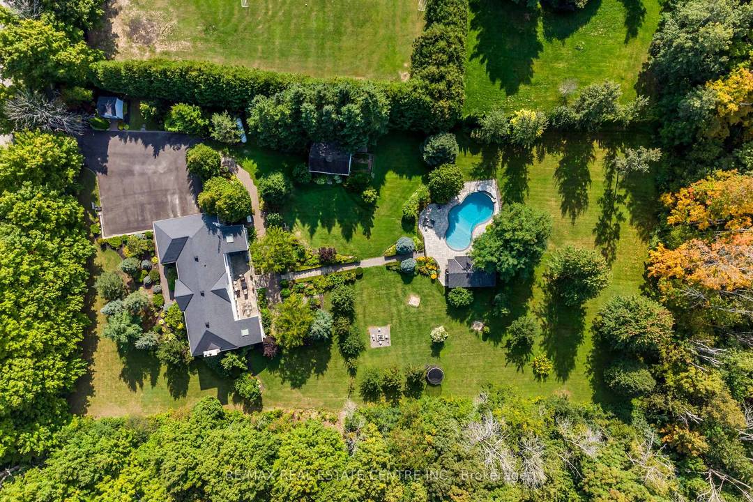 Personal Sanctuary in Prestigious Ennisclare Woods.