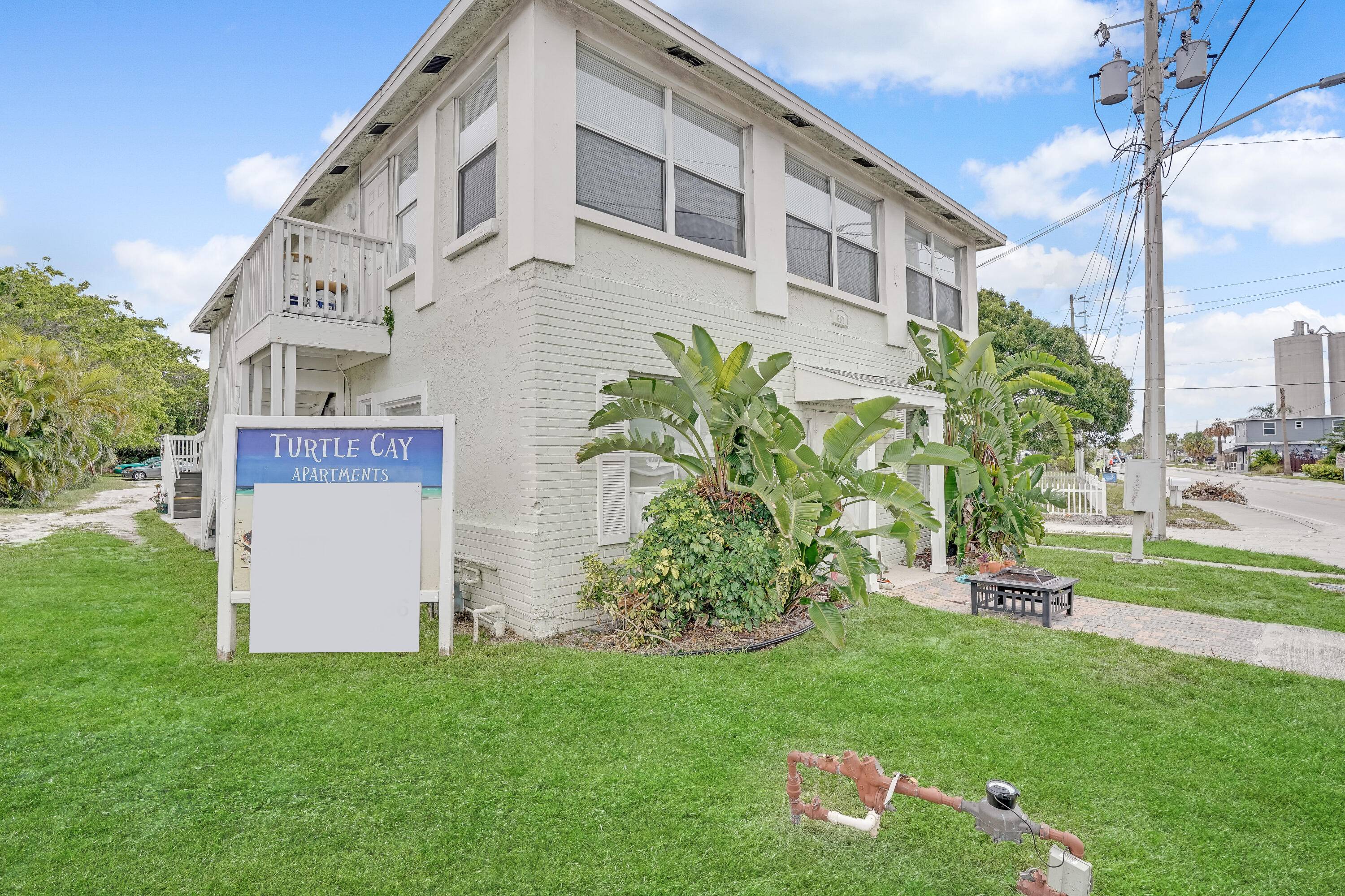 Look to the future ! This is a great investment opportunity while Fisherman's Wharf evolves !