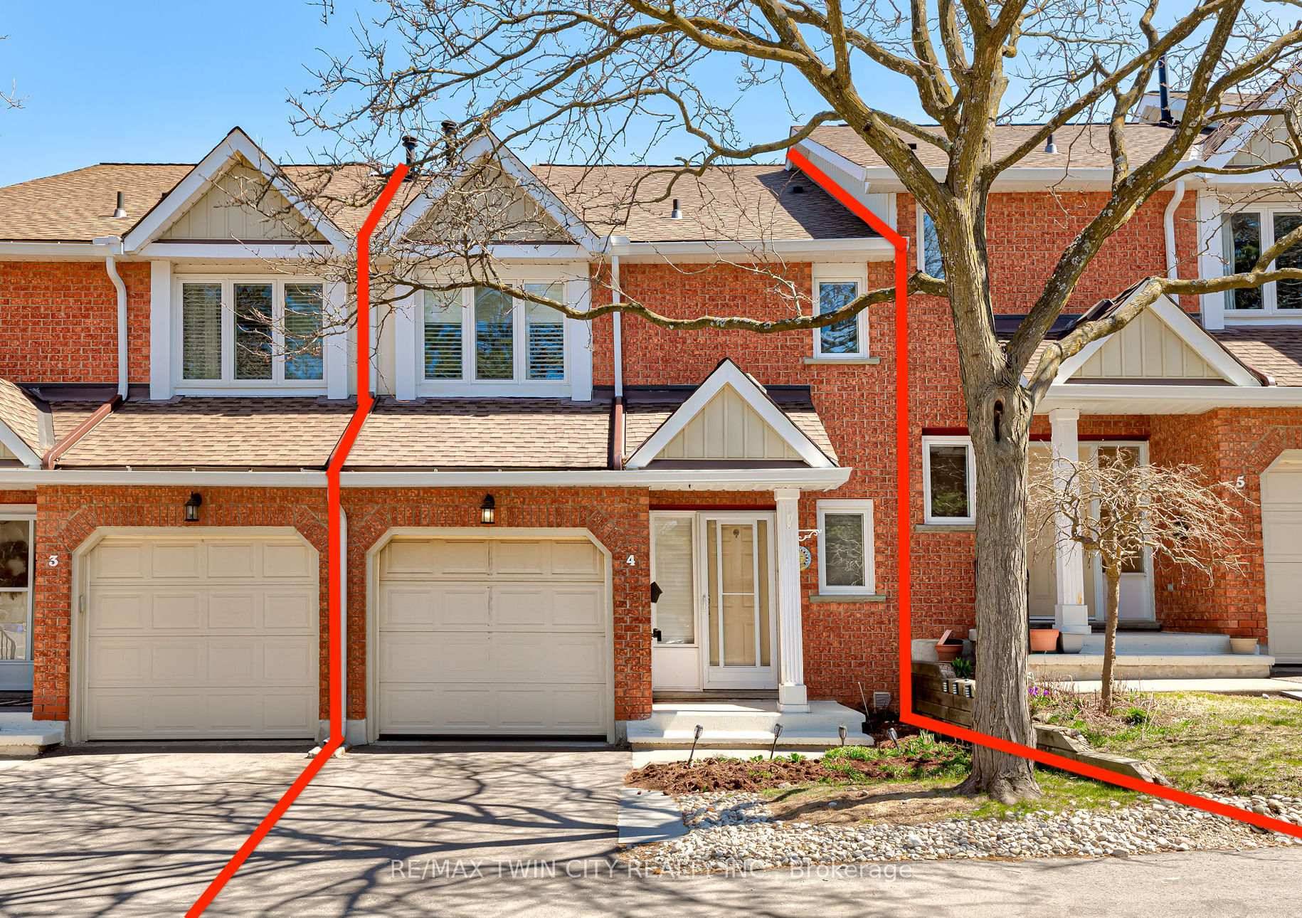 Welcome to Beechwood Classics, an Executive Townhouse community located in Waterloo's prestigious Beechwood West neighbourhood.