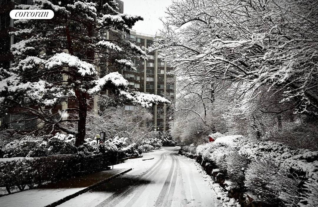 PLEASE CONTACT LISTING AGENT FOR APPT DAY TIME.