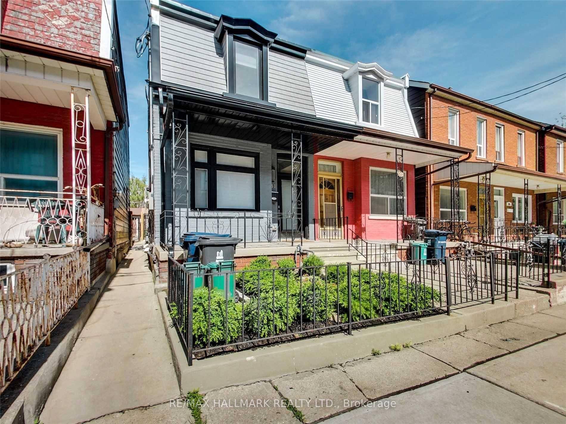 Amazing unit inside one of the best houses in all of Trinity Bellwoods.