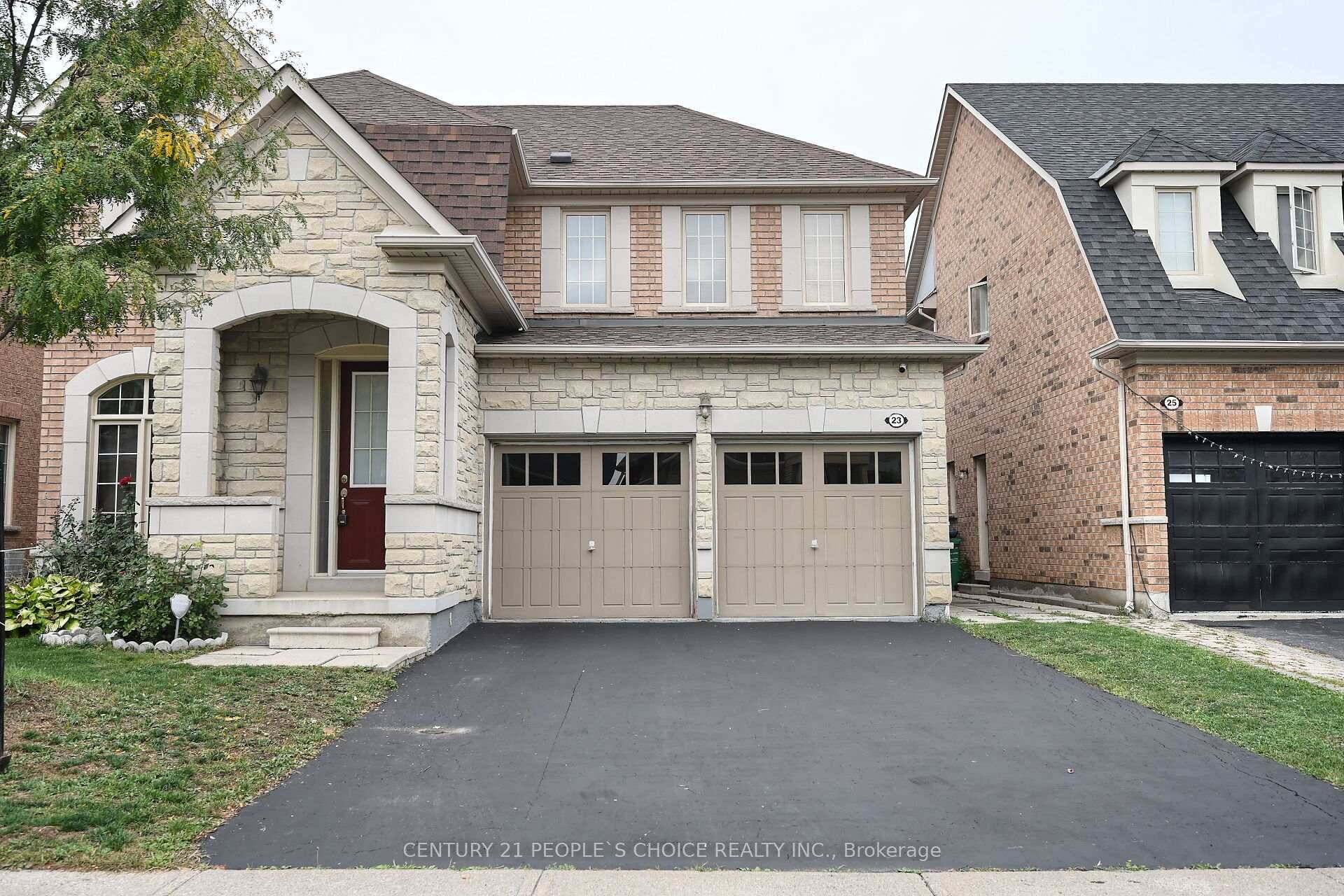 Detached all brick 2 storey Stunning Orchard Home the Estates Of Valley Creek.