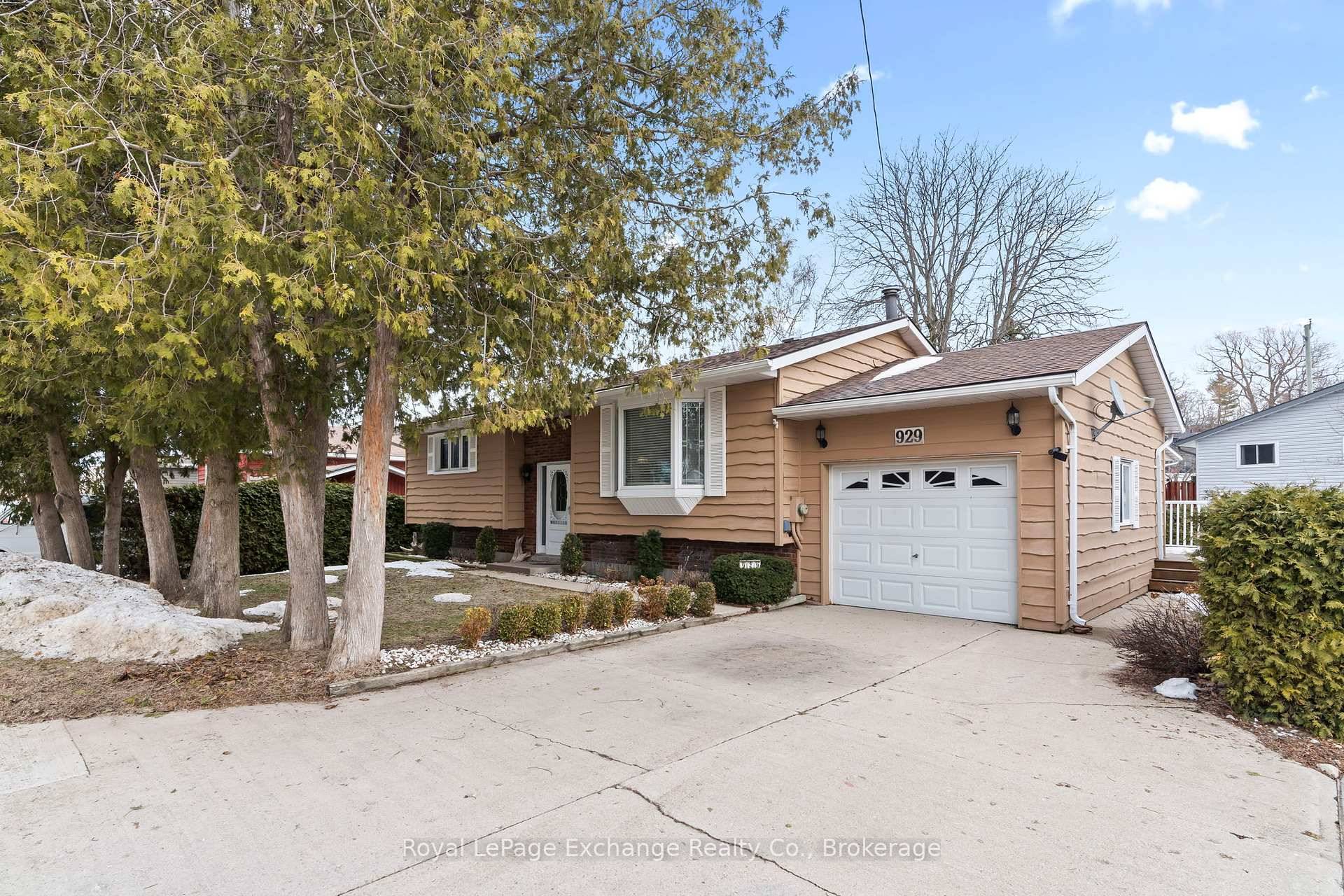 Discover the perfect blend of comfort and convenience in this custom built, 2 1 raised bungalow that is just waiting for a new owner to put your own finishes and ...