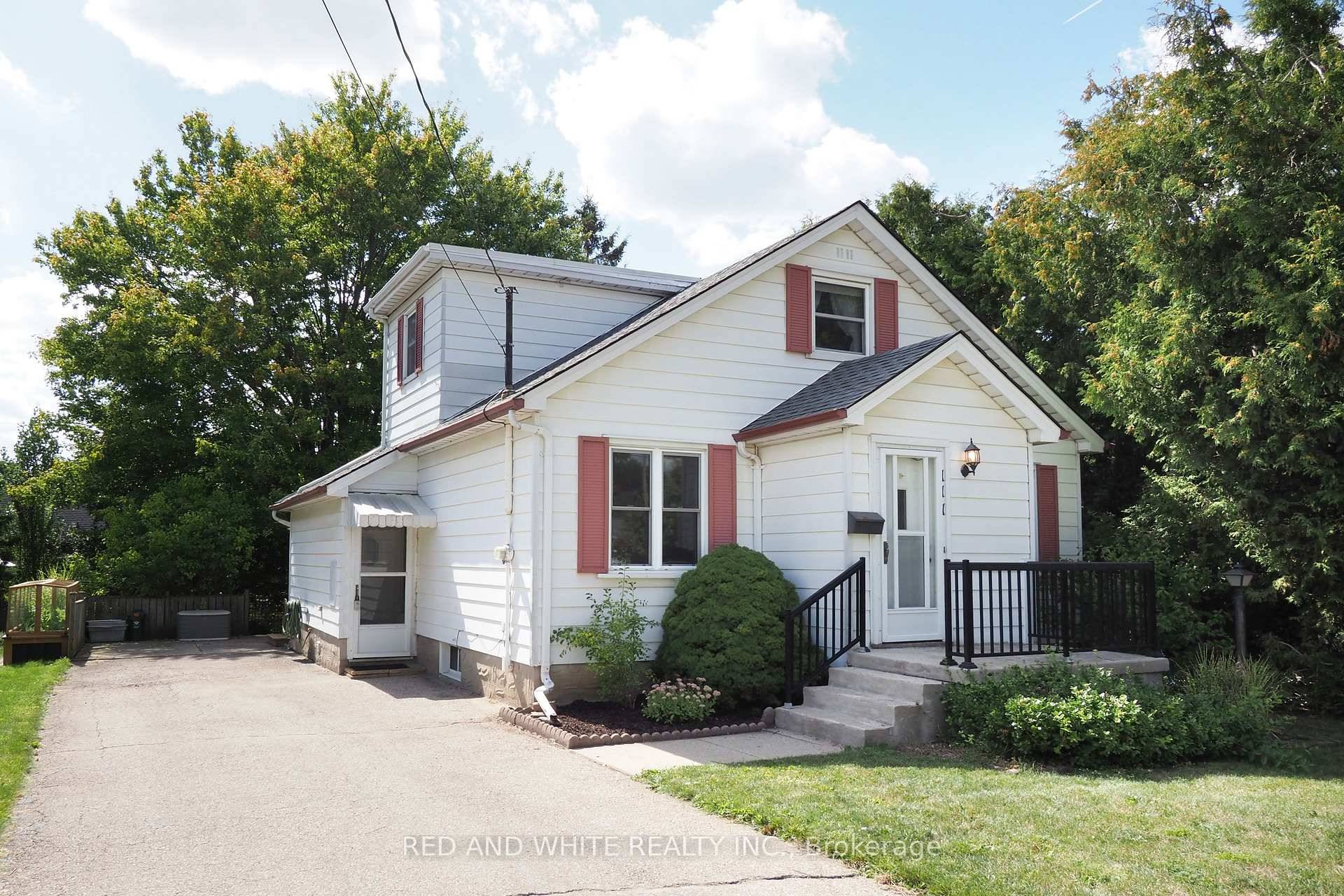 Welcome to 111 North Drive in Kitchener a charming 3 bedroom, 1.