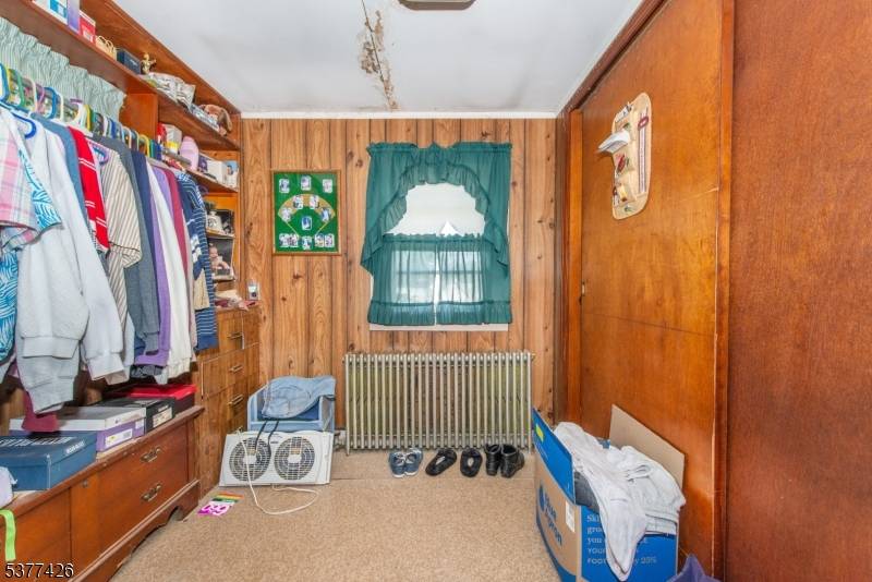 Fixer Upper with Incredible Potential in Lincoln Park !