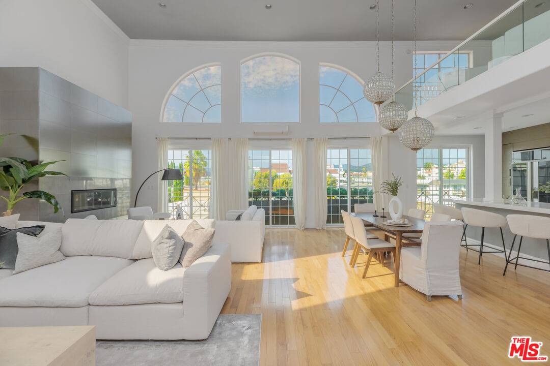 11723 Goshen Ave 4BR Brentwood La