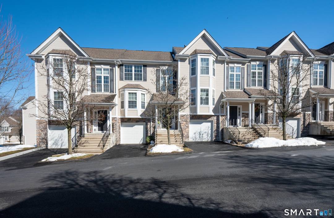 Spacious, sun filled 2 bedroom 1.