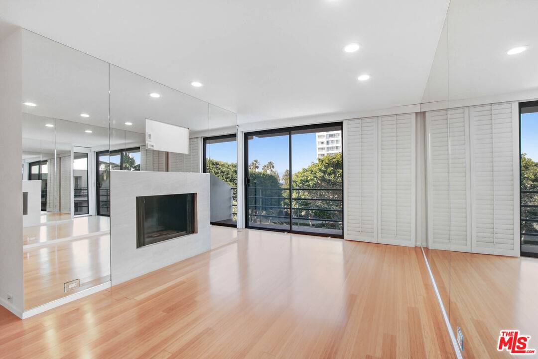 2910 Neilson Way 2BR Santa Monica La