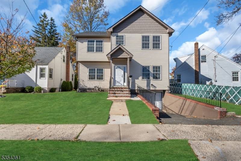 Welcome to this magnificent new renovated home, a perfect blend of modern elegance and comfort.