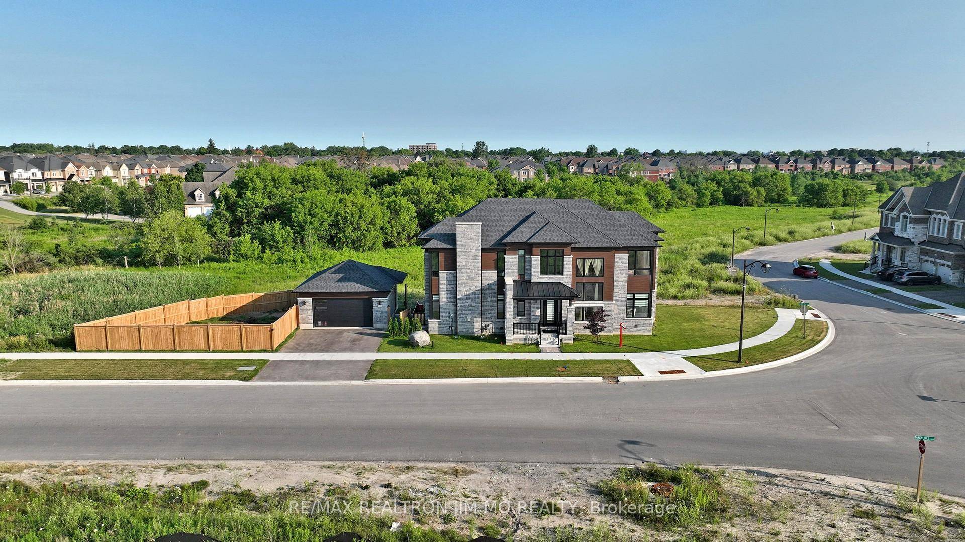 Welcome To This One Of A Kind Luxurious amp ; Modern Detached Home Located In The Heart Of Stouffville, Just 1 Year New, 100, 000 Lot Premium Paid To Builder ...