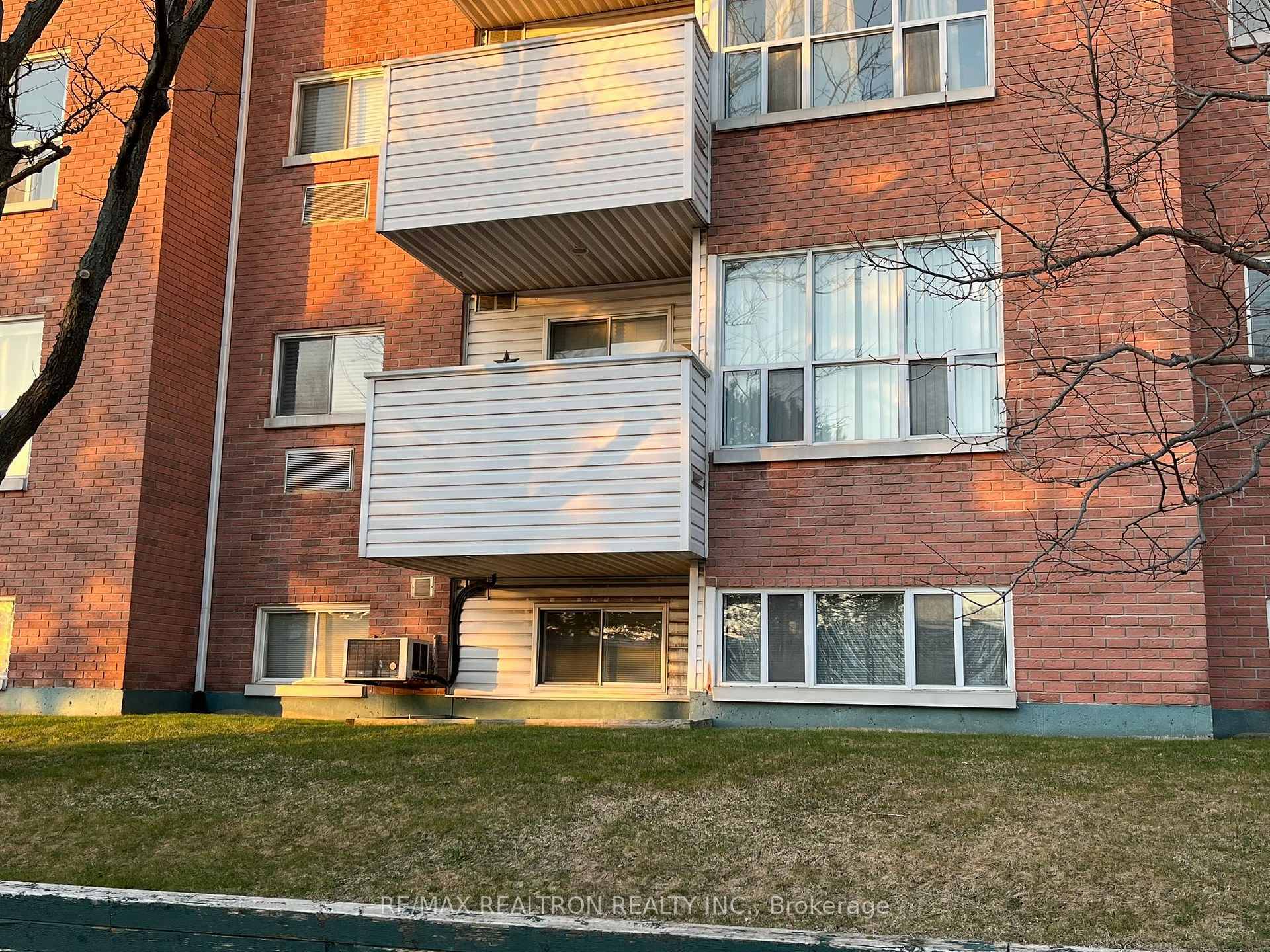 Welcome to Unit 210 at 120 Bell Farm Road, nestled in the desirable Georgian Estates community.