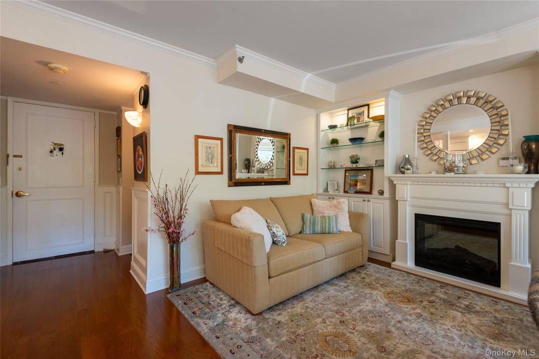 Move right into this Beautifully Renovated Duplex.