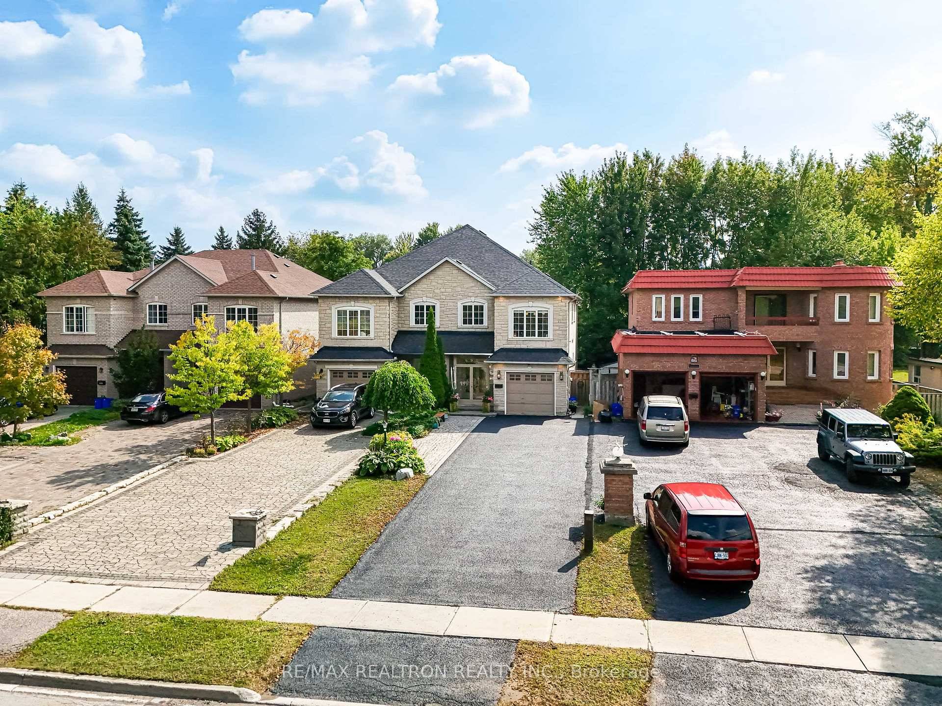 Don't miss this incredible property featuring 9' ceilings on the main floor, 10' ceilings in the family room, hardwood floors throughout with brand new hardwood on the second floor, and ...