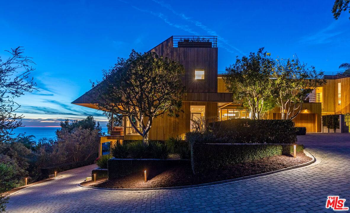 3900   VILLA COSTERA Malibu LA