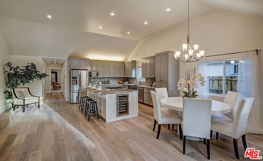 1026 S Windsor Blvd 3BR La