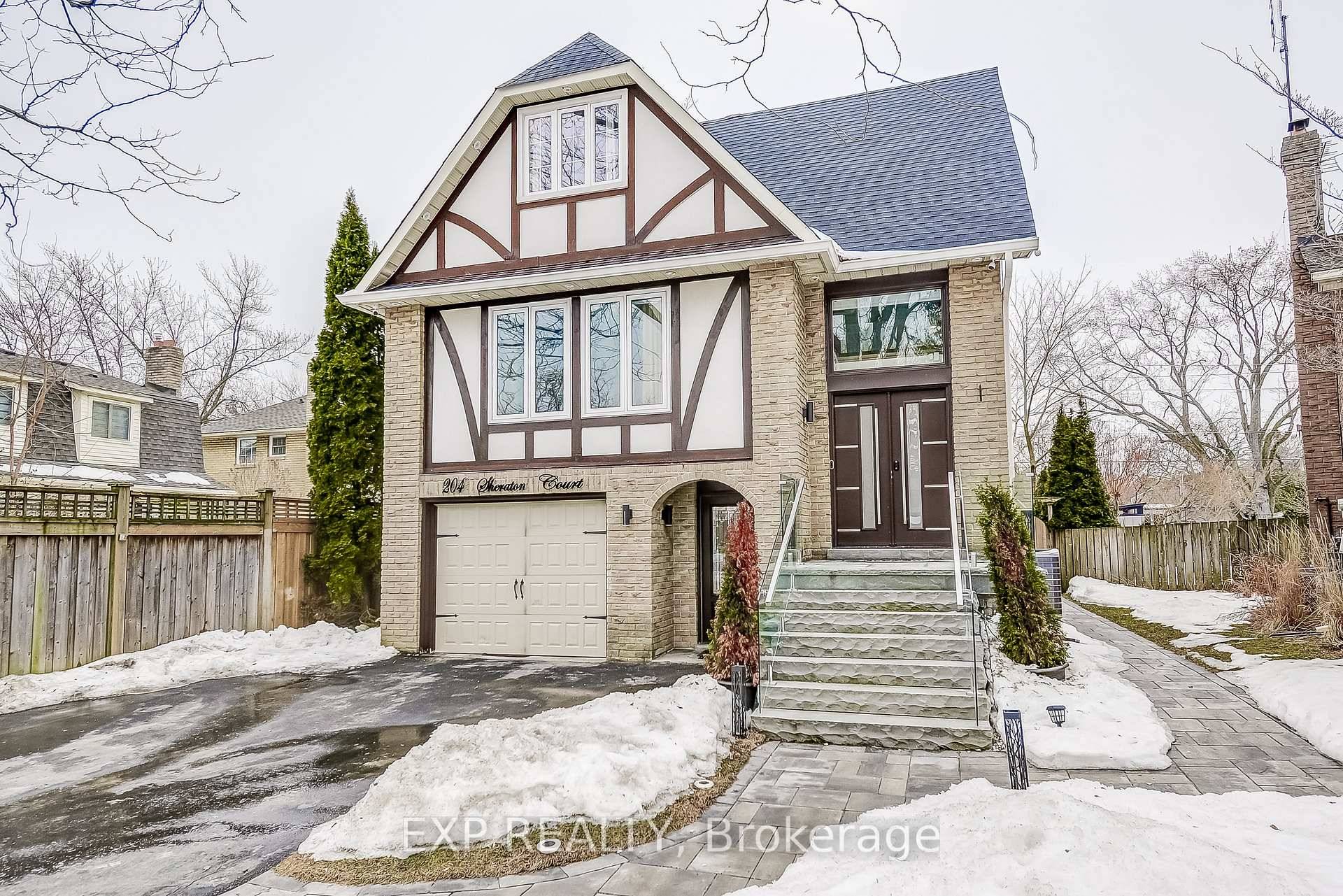 Stunning 3 1 Bedroom Detached Home in Bronte West Modern Luxury Meets Nature !