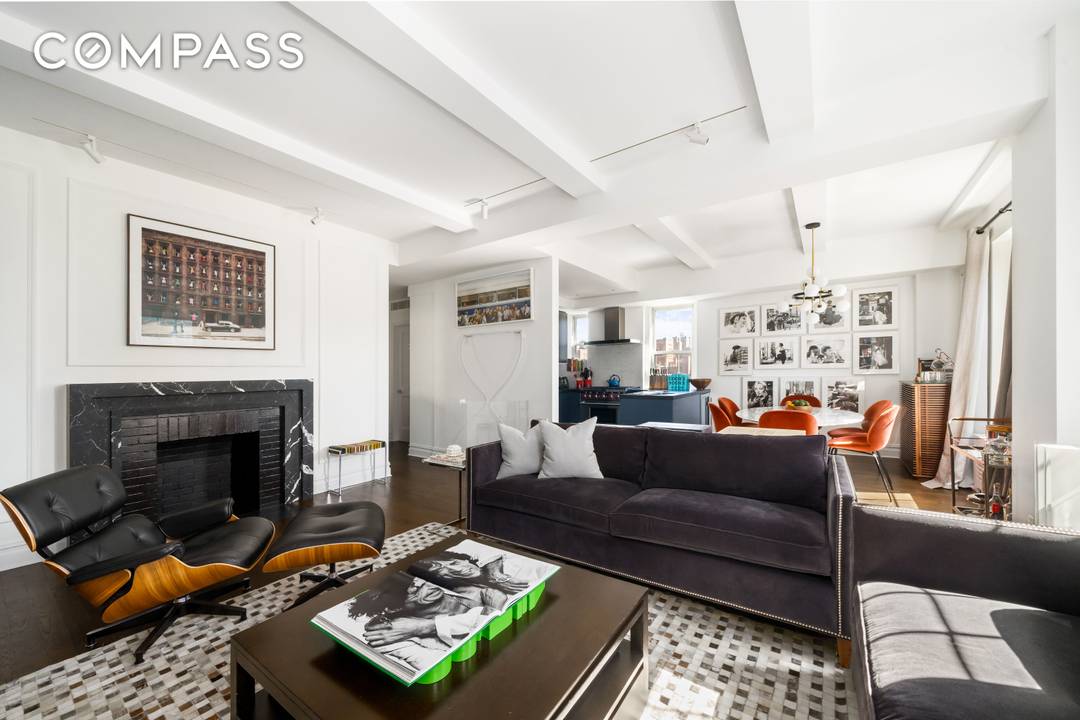 High on the 14th floor of the elegant 25 Fifth Avenue, the only prewar condominium on Manhattan s Lower Fifth Avenue Gold Coast, sits this finely renovated 2 bedroom, 2 ...