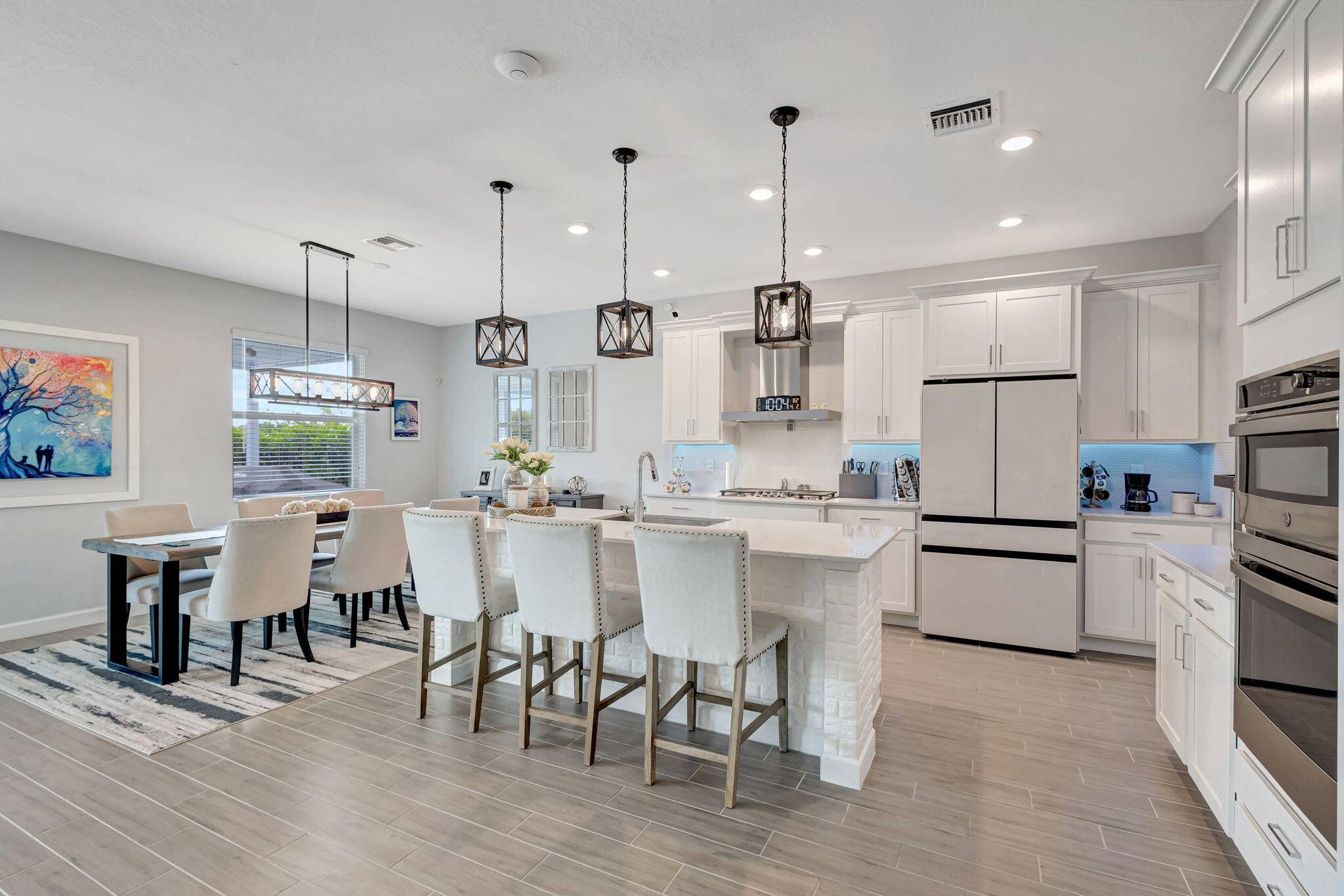 This stunning 5 bed home has it all, impeccable care, and unbeatable extras !