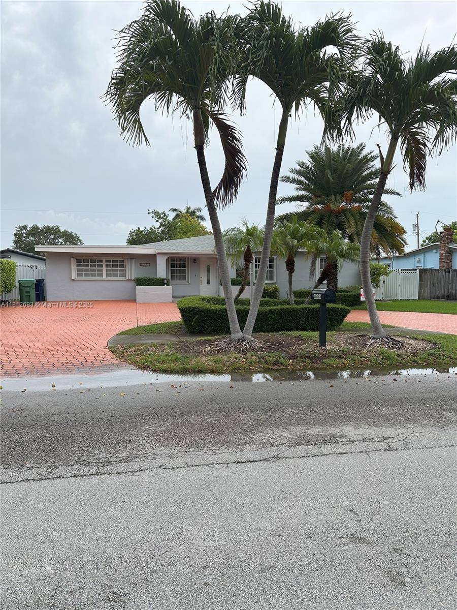 Prime location, great neighborhood, and move in ready condition make this property a must see !