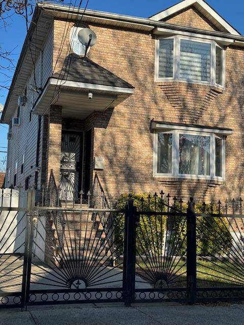 Spacious 2fam, recording studio office with an extra room separate from main house with its own ductless heating AC unit in rear.