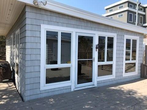 Charming 2 Bedroom, 1 Bath, Very Close To Beach !