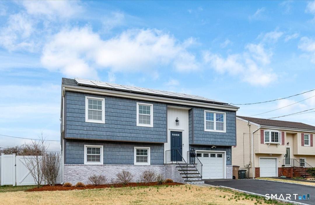 PRISTINE SHIPPAN POINT HOME !