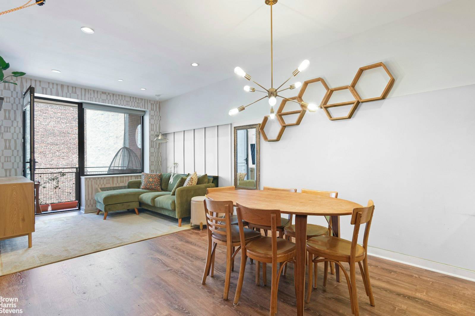 Charming 1 Bedroom Oasis with Private Outdoor Space in Prime Hamilton Heights Welcome to this beautifully designed 1 bedroom, 1 bathroom home that checks all the boxes ; thoughtful layout, ...