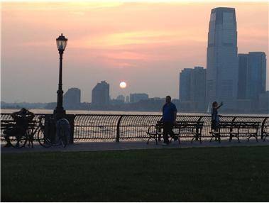 This high floor, sun filled and quiet one bedroom home with spectacular Hudson River, Statue of Liberty and New York Harbor views from all rooms resides in Liberty Court, a ...
