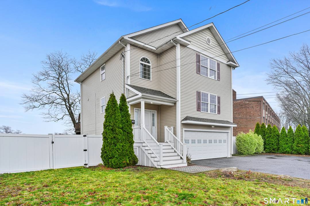 Now available for rent in Stratford, this move in ready Colonial on Main Street offers the perfect mix of comfort, style, and convenience with easy access to I 95, Metro ...