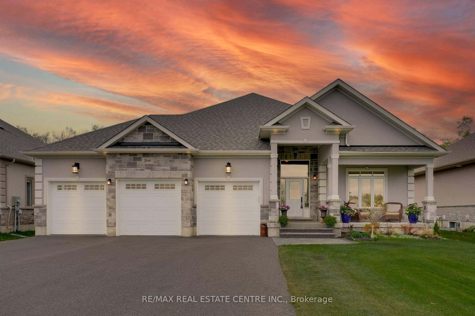 Experience luxury living in this stunning custom built bungalow offering over 2, 600 sq ft above grade plus a fully finished basement, for a total of approximately 5, 200 sq ...