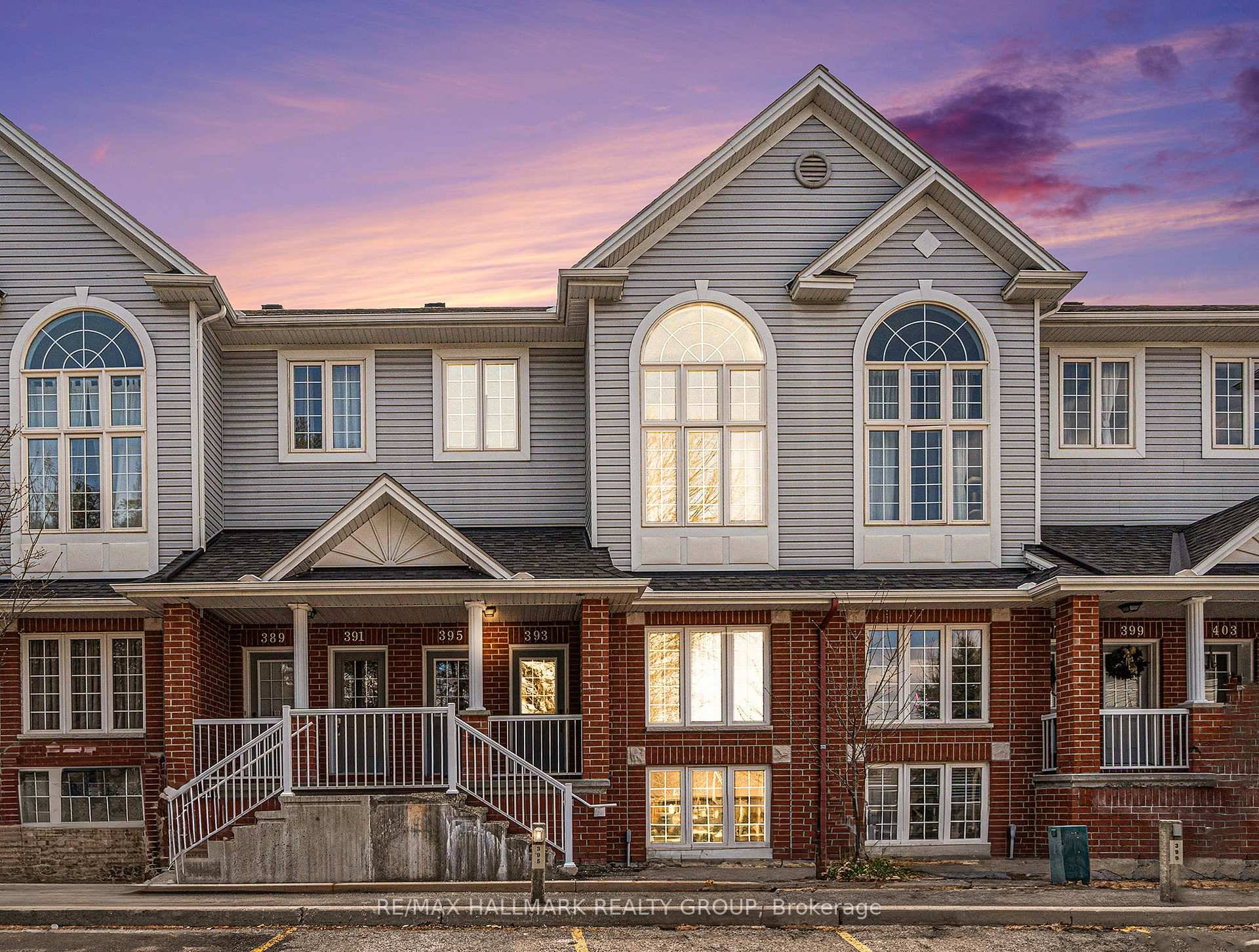 Welcome to this charming townhouse in sought after Westcliffe Estates !