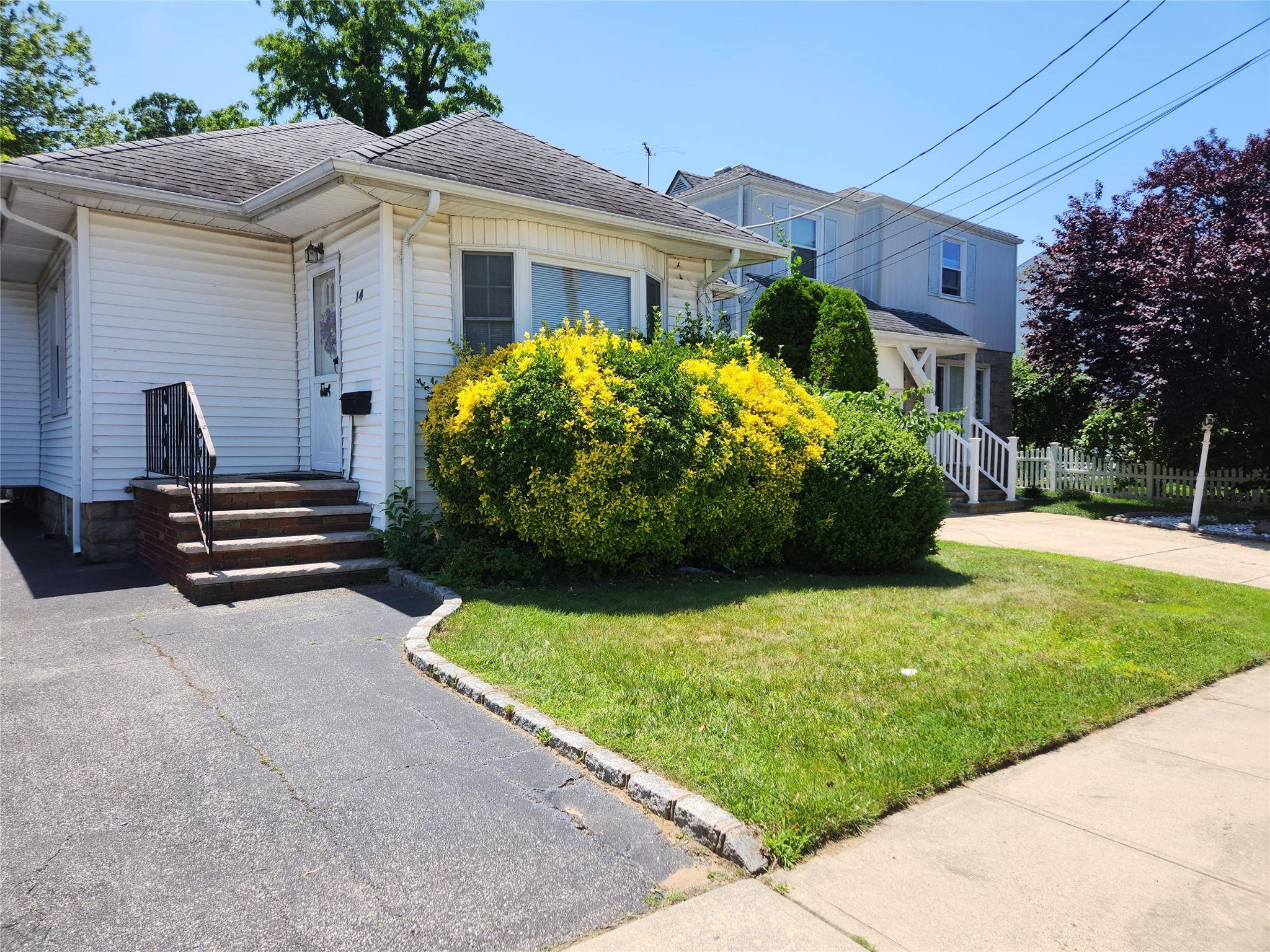 2 bedroom, 1 bathroom Ranch With Driveway And Detached Garage.