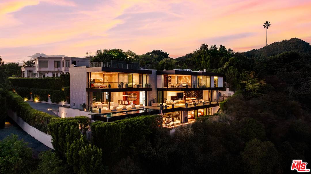 9199 Thrasher Ave 5BR Sunset Strip La