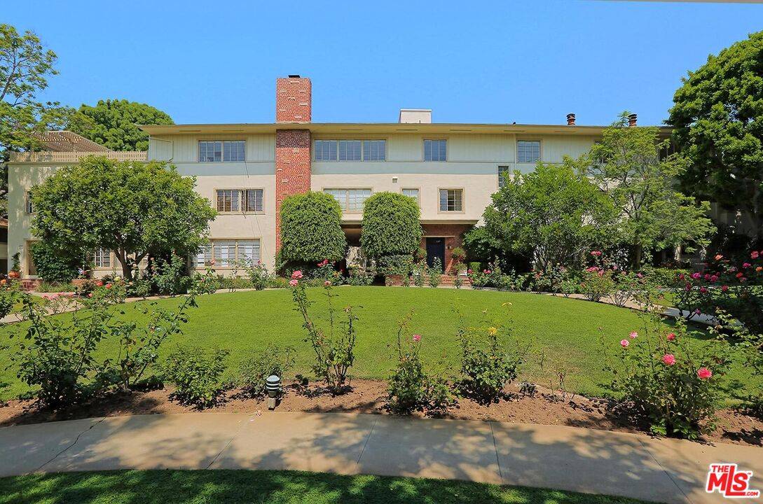 11901  Sunset Blvd Blvd 1BR Brentwood La