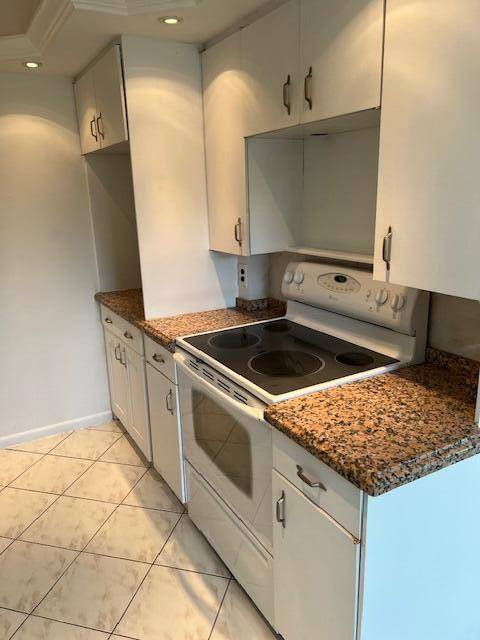 2 bed 1. 5 bath water view.