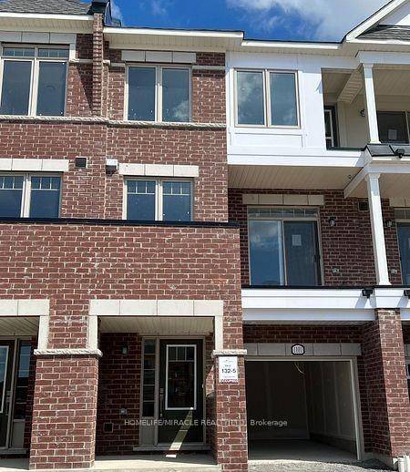 Welcome to your dream home in the vibrant and family friendly neighbourhood of Taunton North.