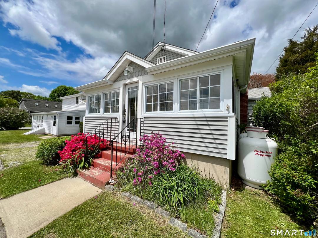 Unique Beach property ! 40 Portland Avenue, Old Lyme Beach Community.