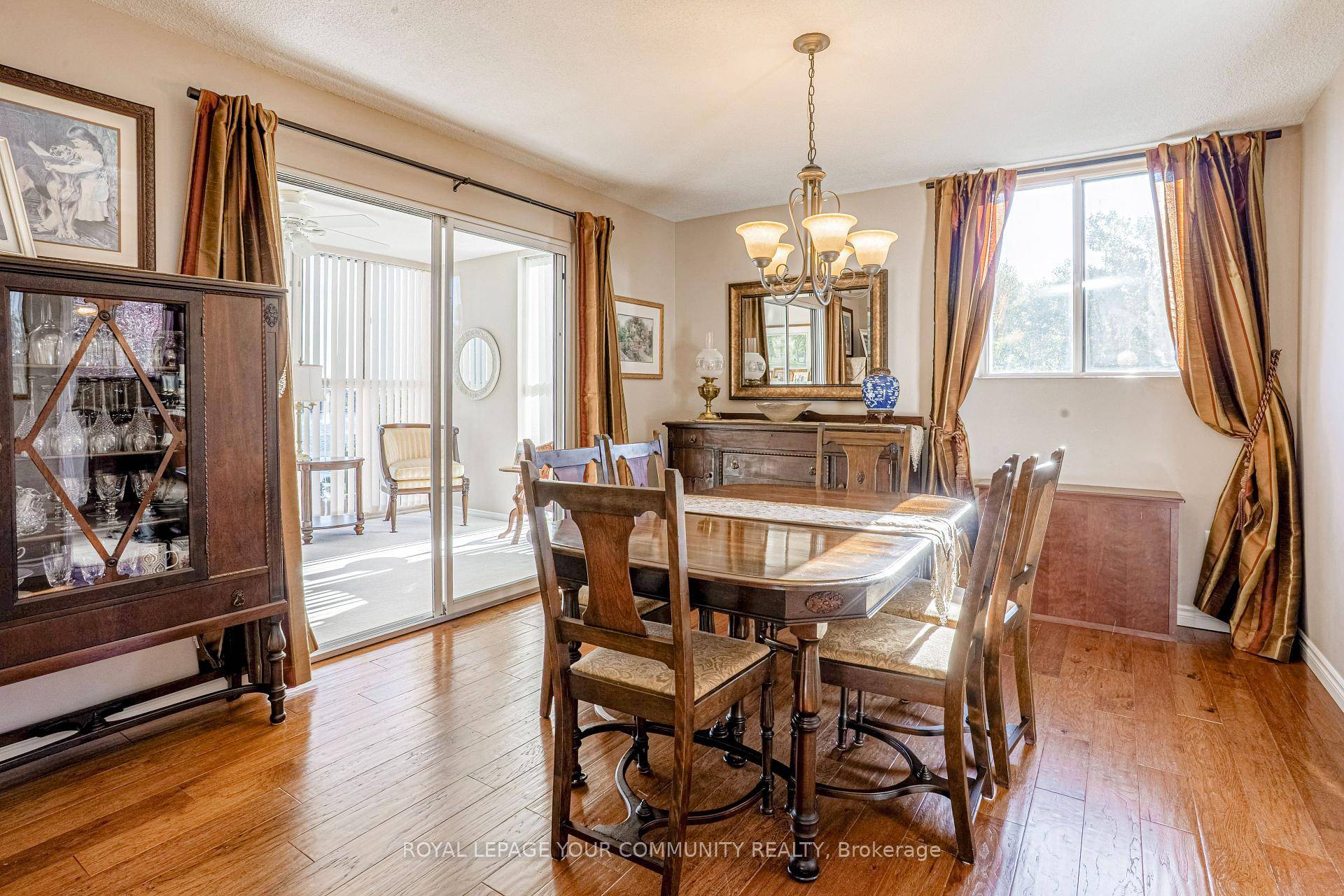 Stunning Bayview Condo with Million Dollar Views !