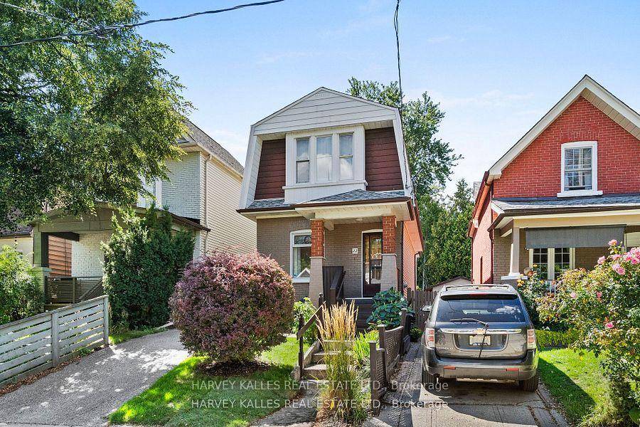 This detached house has been standing tall on Seymour Ave since 1913, meaning its lived through world wars, the rise of the Danforth, and at least three rounds of questionable ...