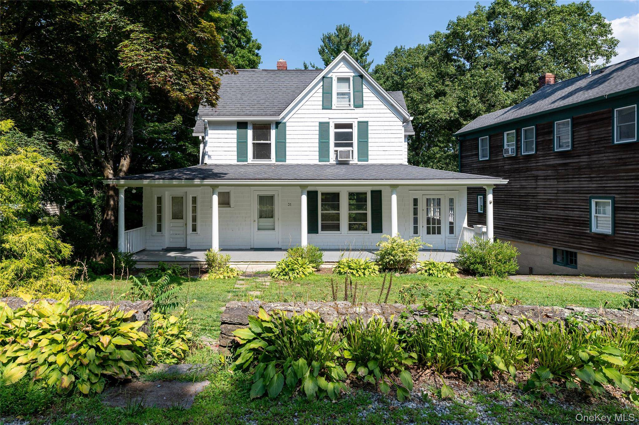 Beautiful 3 bedroom, 2 bathroom spacious home.