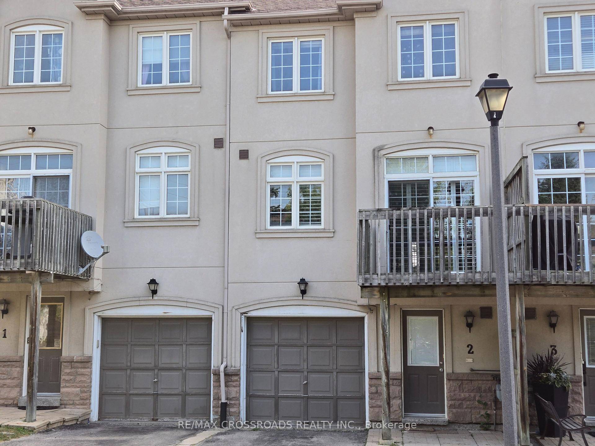 Location ! Location ! Gorgeous 3 Storey Townhouse in the High Demand Area, New Paint, Renovated Bathroom, Steps To Public Transit, Front On The Park, 3 Bedrooms with 3 Baths, ...