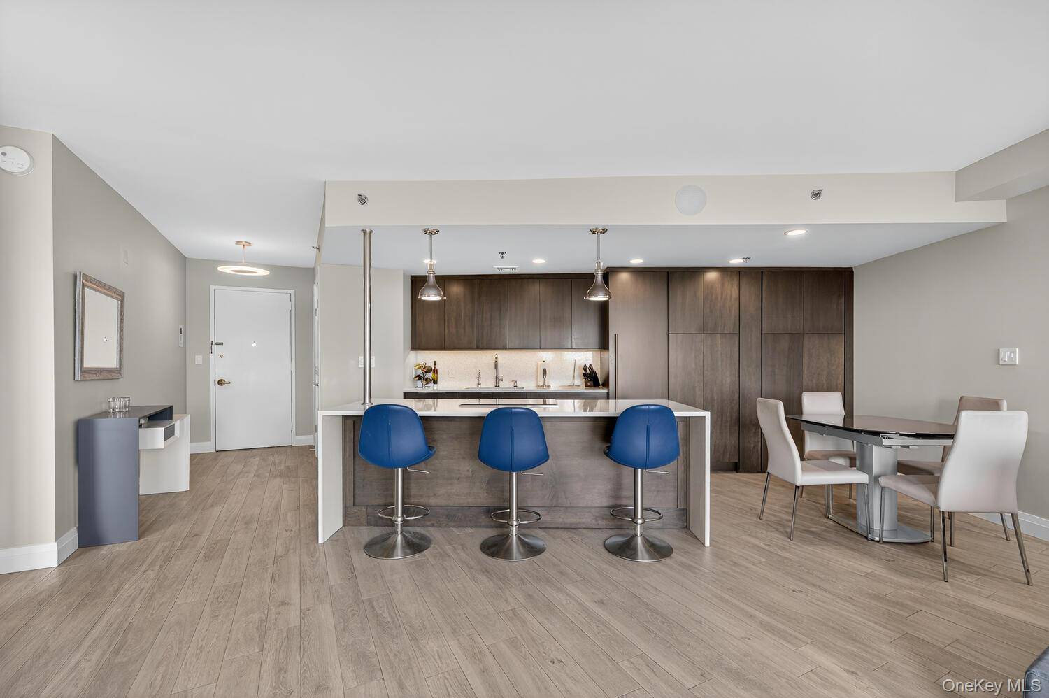 Welcome to the luxurious Wyndham East, offering 5 star, resort style living with 24 hour concierge, doorman, and free valet parking.
