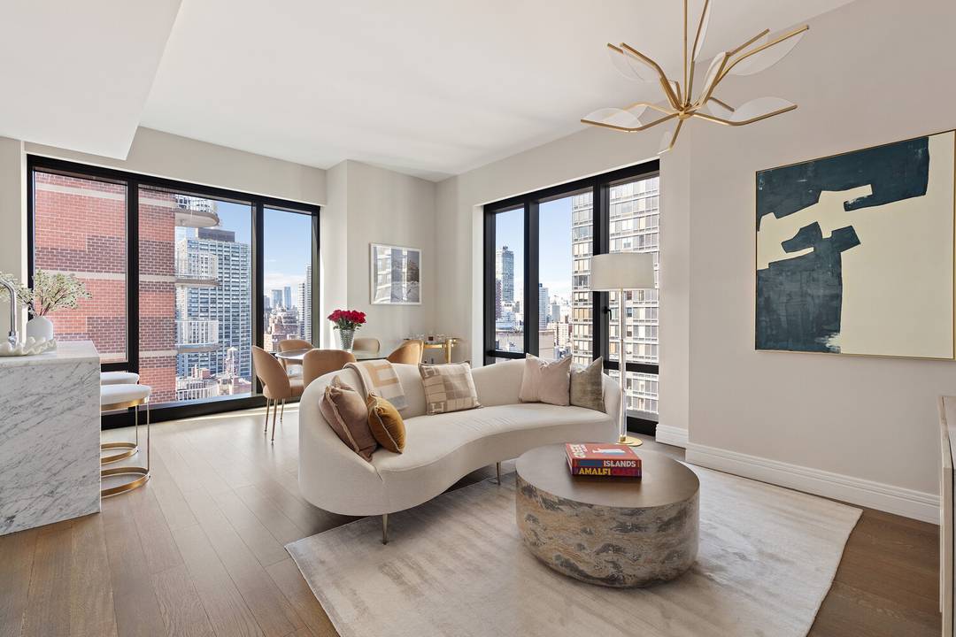 Residence 22B at Sutton Tower is a beautifully scaled one bedroom home that blends elevated design, abundant light, and effortless sophistication in one of Manhattan's most desirable neighborhoods.