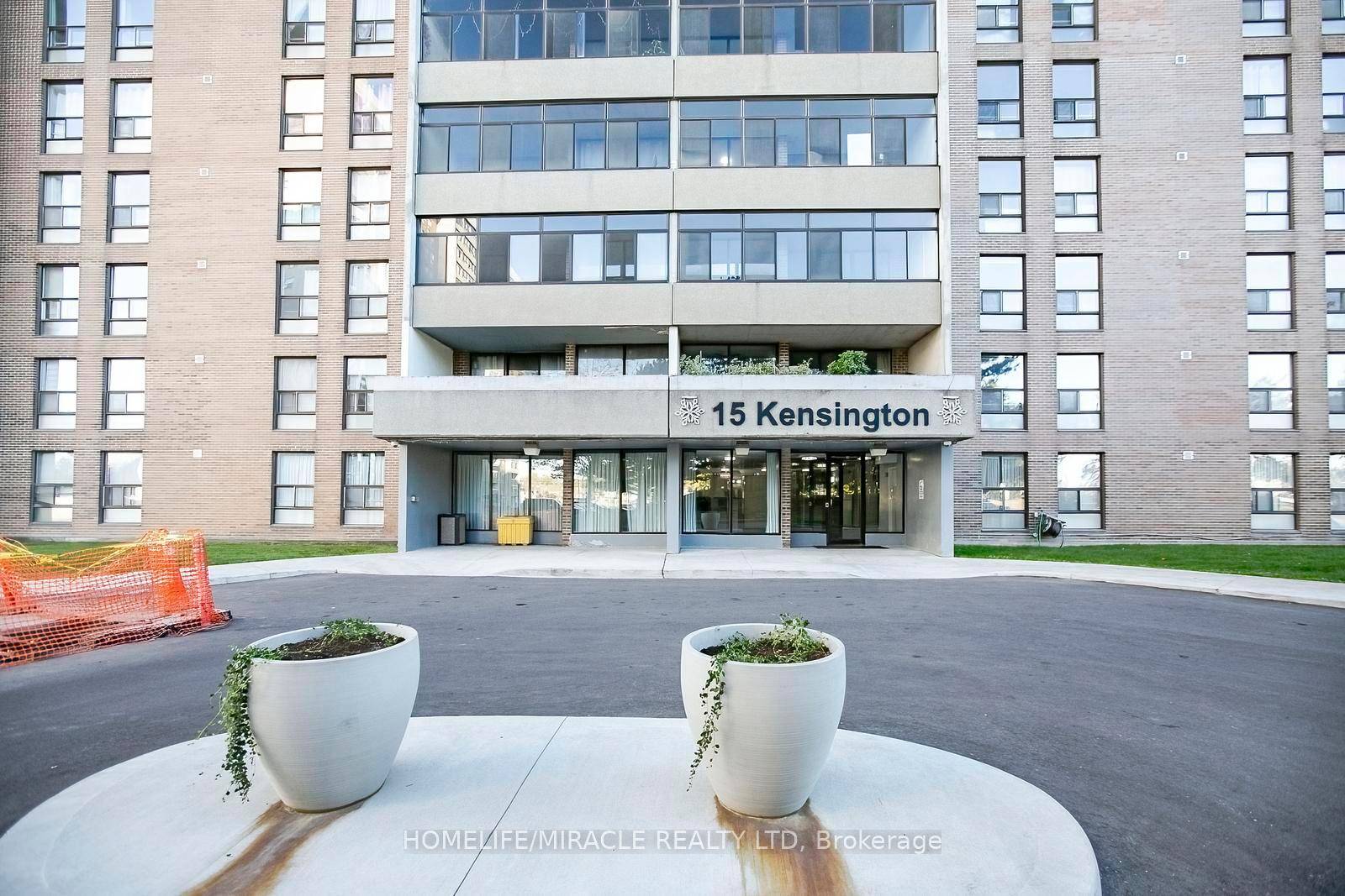 Spacious 2 bedroom condo in the popular 15 Kensington building.