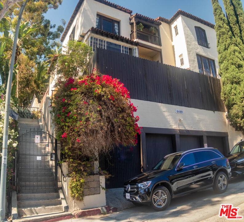 6689   Emmet Ter 2BR Hollywood Hills East La