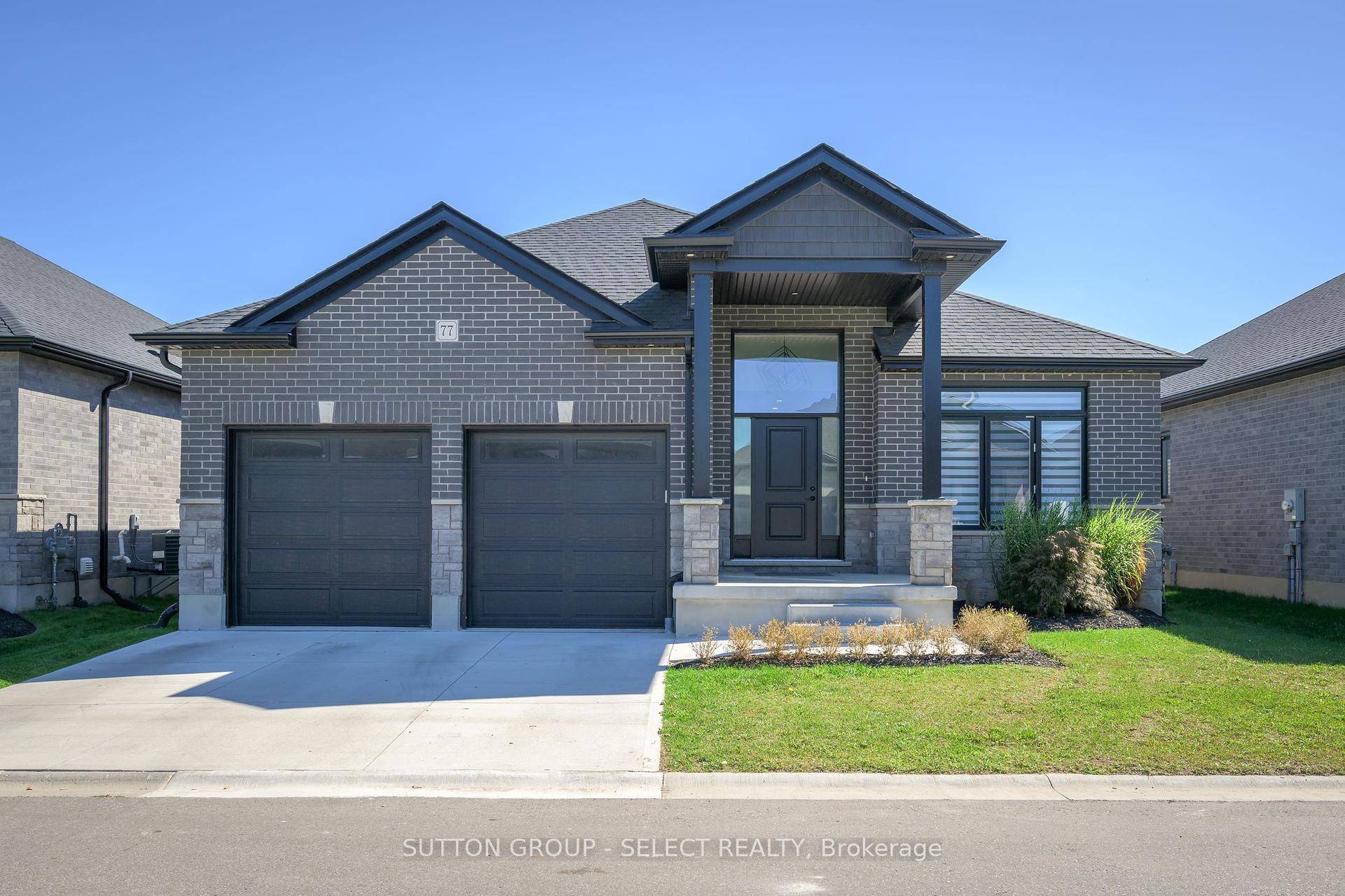 Exceptional Living in Tranquil Komoka !