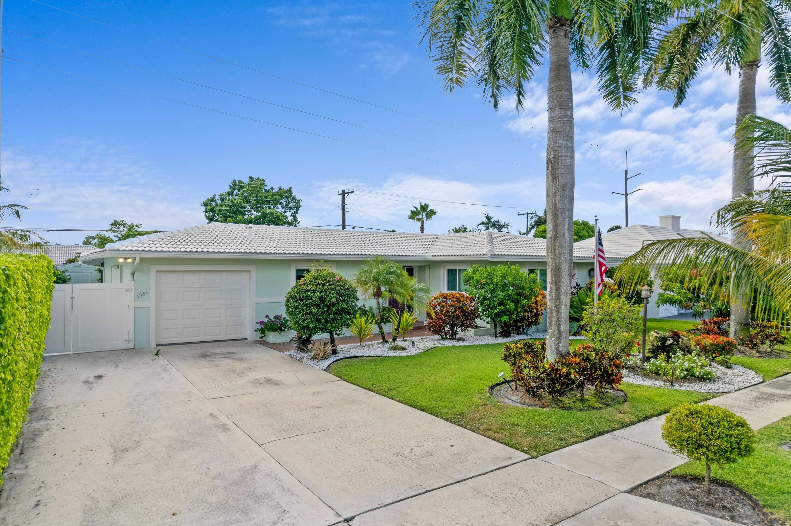 SEASONAL OR ANNUAL FURNISHED OR UNFURNISHED ABSOLUTELY GORGEOUS SINGLE FAMILY HOME DESIRABLE BOCA RATON SQUARE WALK BIKE TO BEST A RATED SCHOOLS All Hurricane Impact Windows Doors No HOA Fee ...